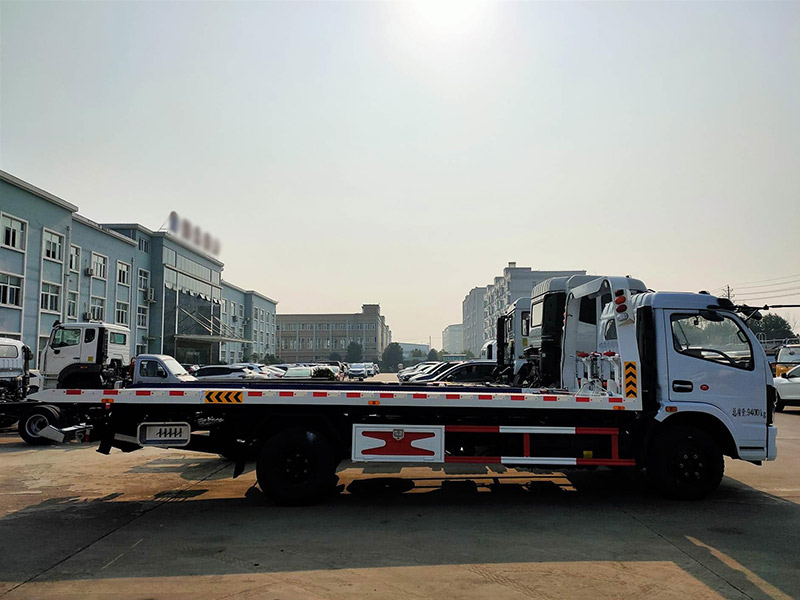 七臺(tái)河市勃利縣汽車雪地困境救援：專業(yè)團(tuán)隊(duì)緊急出動(dòng)，助您安全脫困